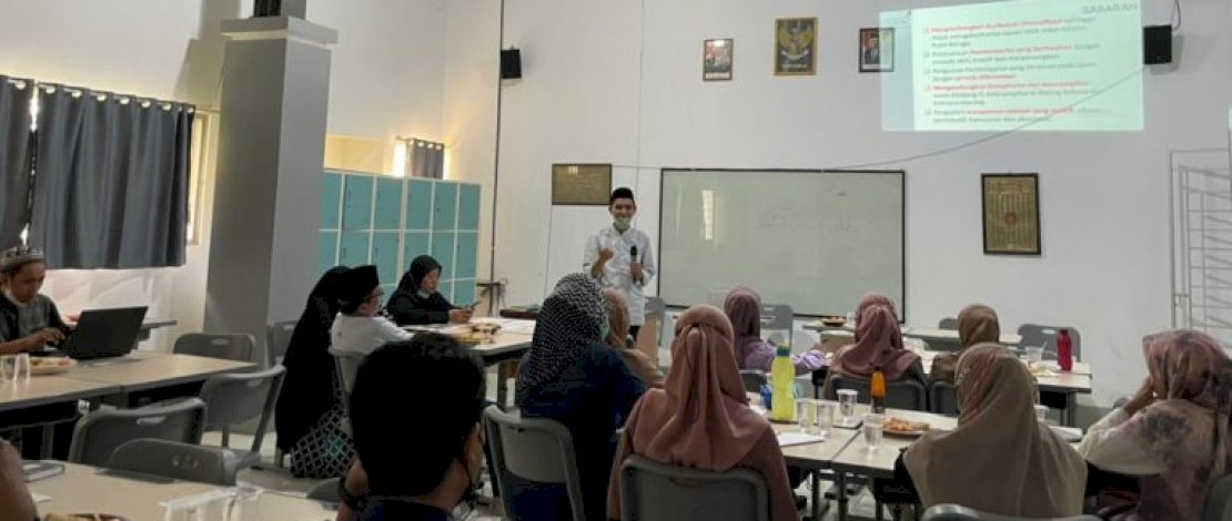 Wakil Kepala Sekolah bidang Kurikulum SMA Islam Athirah Bukit Bauga Bakry Liwang