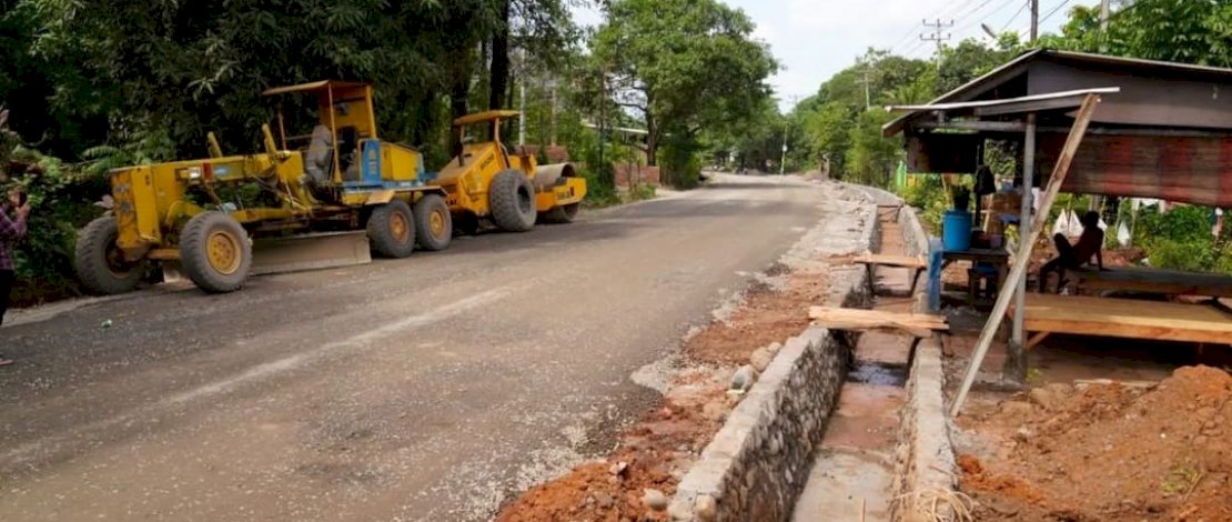 Prioritas Gubernur Andi Sudirman, Pemprov Tangani Jalan Rusak di Yasin Limpo Gowa Prioritas Gubernur Andi Sudirman, Pemprov Tangani Jalan Rusak di Yasin Limpo Gowa