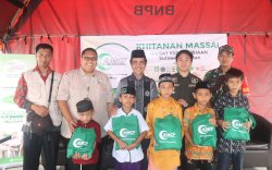 Diikuti 100 Anak, Saiful Arif Buka Khitanan Massal AMCF Sulsel