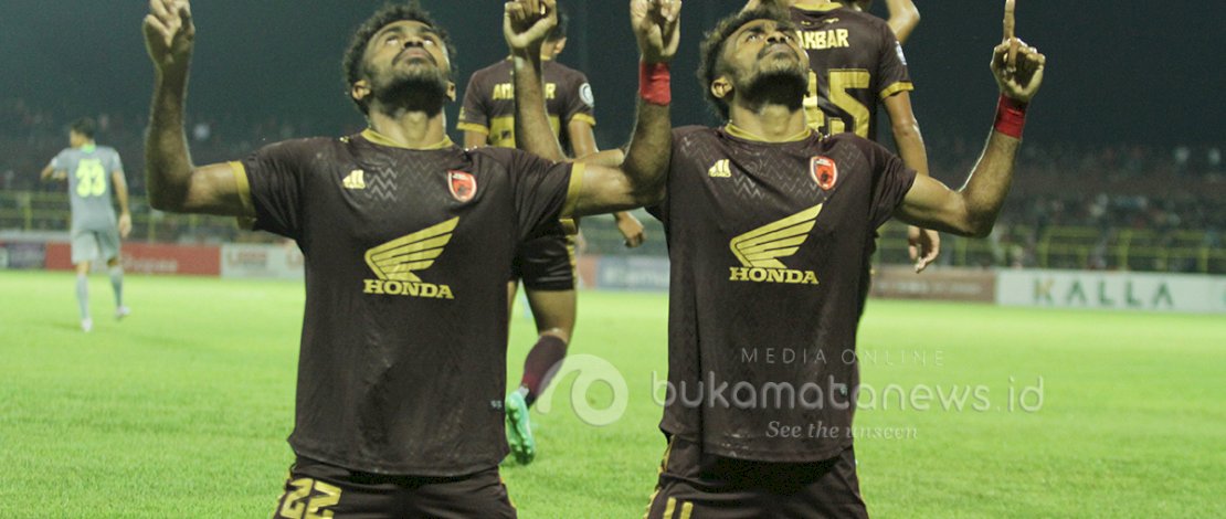 duo bersaudara Yakob Sayuri dan Yance Sayuri.(dok bukamatanews)
