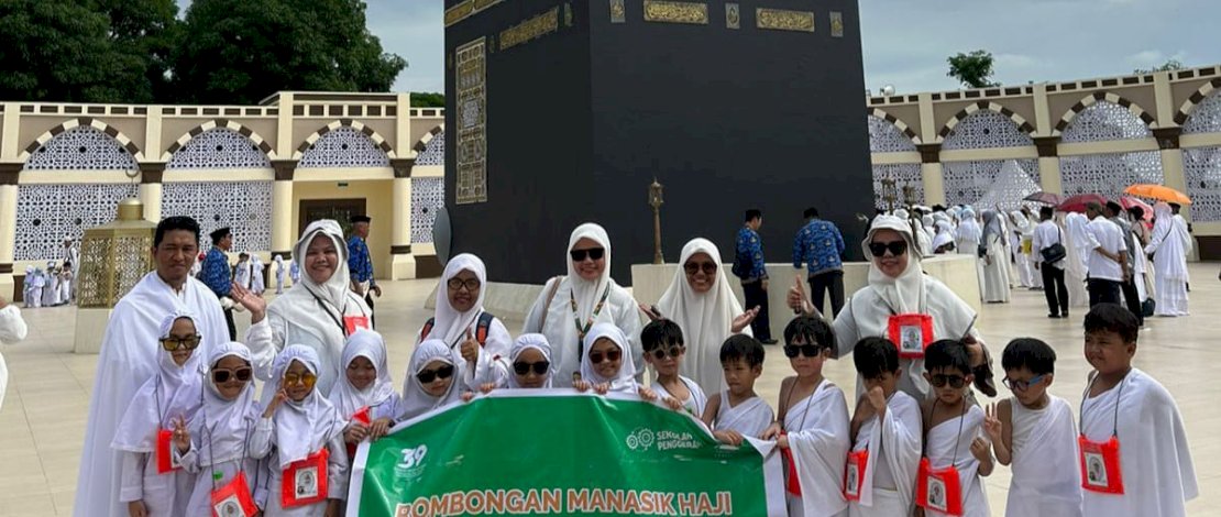 Rombongan manasik haji TK Islam Athirah 1 Makassar.