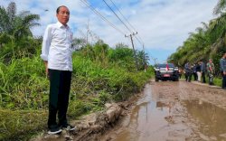 Jokowi Terima Aduan Jalan Rusak di 7.400 Lokasi, Sulawesi Termasuk !