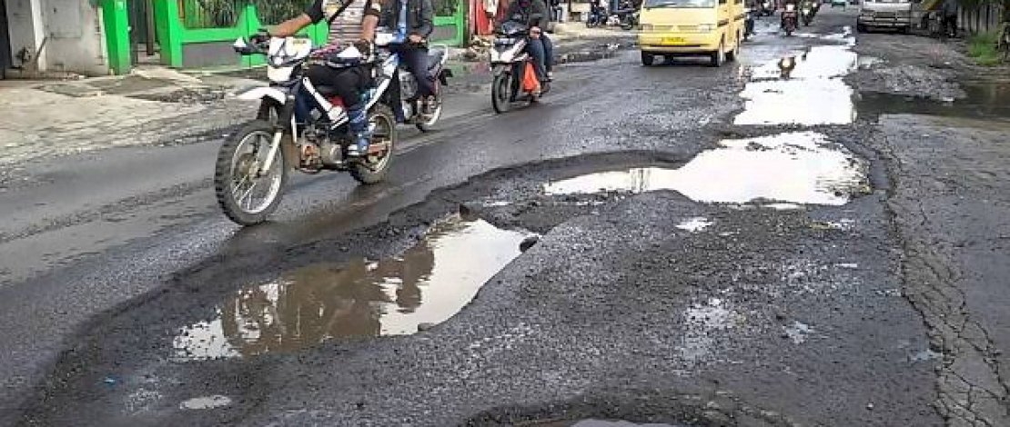 Juli, Pemerintah Siap Gelontorkan Rp14,9 Triliun Untuk Perbaiki Jalan Rusak di Indonesia Juli, Pemerintah Siap Gelontorkan Rp14,9 Triliun Untuk Perbaiki Jalan Rusak di Indonesia