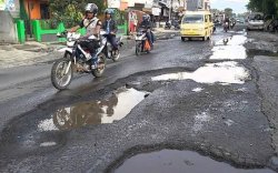 Juli, Pemerintah Siap Gelontorkan Rp14,9 Triliun Untuk Perbaiki Jalan Rusak di Indonesia