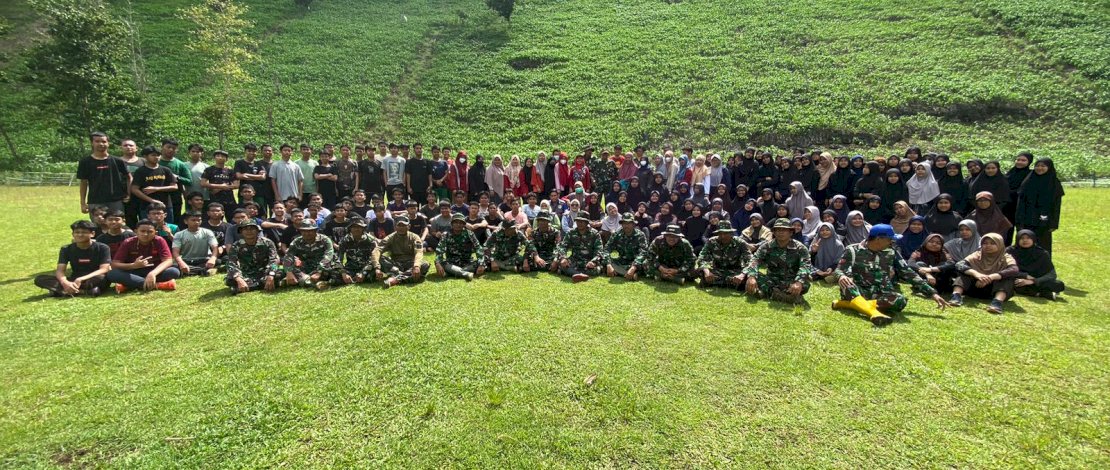 Kegiatan Bela Negara SMA Islam Athirah Bone.