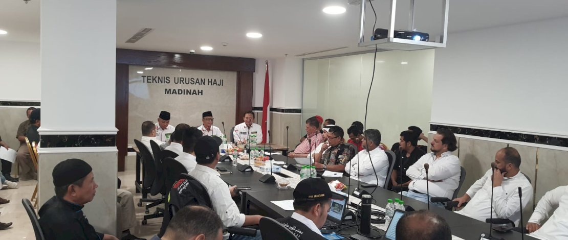 Pembekalan bagi para juru masak pada 21 dapur penyedia katering jemaah di Madinah.