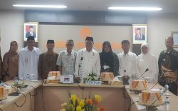 Husain Syam Lepas 20 Calon Jemaah Haji UNM 