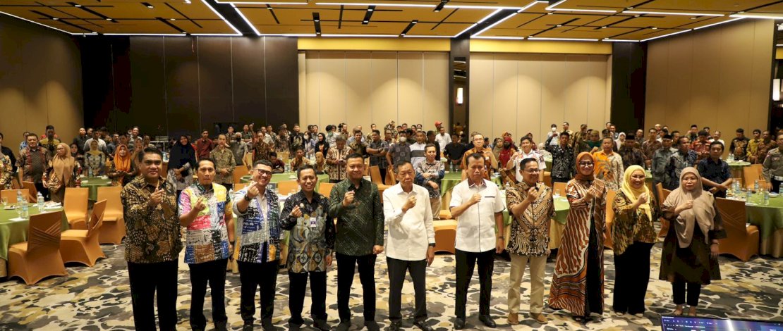 Badan Kebijakan Transportasi Kementerian Perhubungan bersama Komisi V DPR RI, menggelar kegiatan Sosialisasi Kebijakan Bidang Keselamatan dan Keamanan Transportasi, di The Rinra Hotel Makassar, Sabtu, 20 Mei 2023. Badan Kebijakan Transportasi Kementerian Perhubungan bersama Komisi V DPR RI, menggelar kegiatan Sosialisasi Kebijakan Bidang Keselamatan dan Keamanan Transportasi, di The Rinra Hotel Makassar, Sabtu, 20 Mei 2023.