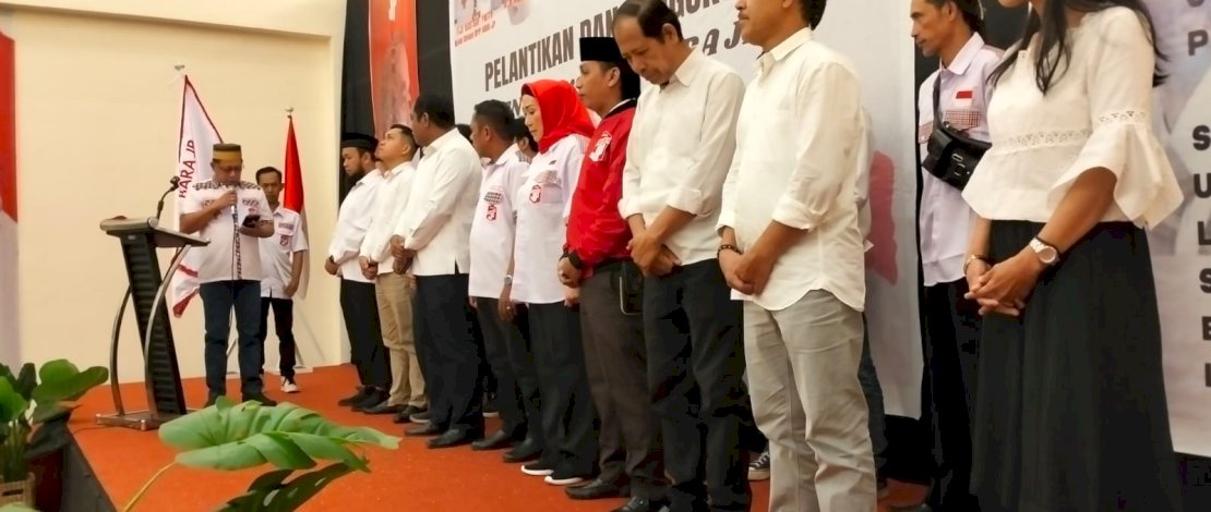 Pengurus Dewan Pimpinan Daerah (DPD) Barisan Relawan Jalan Perubahan (Bara JP) Sulawesi Selatan Periode 2021-2026, resmi dilantik oleh Ketua Umum Utje Gustaaf Patty. Pengurus Dewan Pimpinan Daerah (DPD) Barisan Relawan Jalan Perubahan (Bara JP) Sulawesi Selatan Periode 2021-2026, resmi dilantik oleh Ketua Umum Utje Gustaaf Patty.