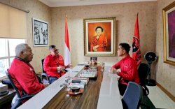 PDIP Minta Gibran dan Bobby Sadar Diri Kembalikan KTA Parpol 