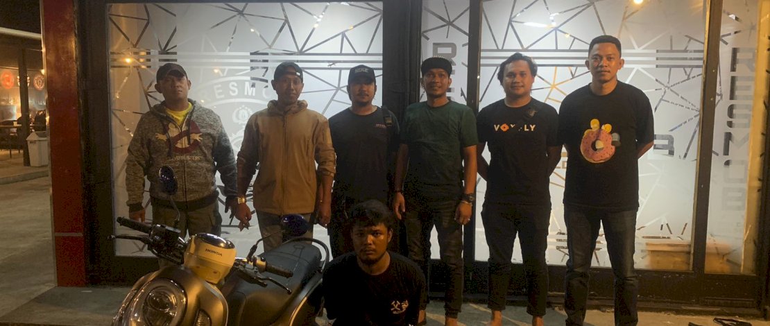 Seorang pria bernama Asrul (23) nekat mencuri motor milik temannya, Isra (24).