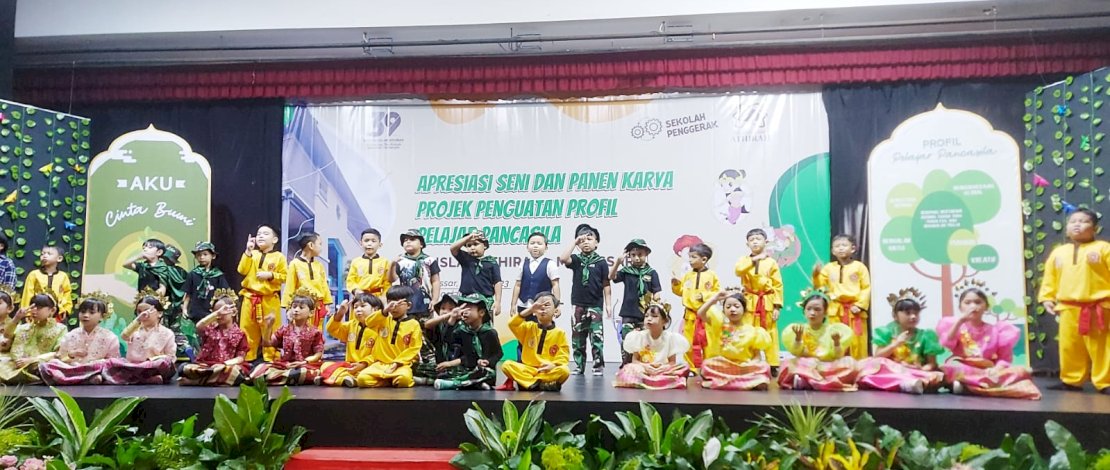 siswa yang mengikuti panen karya