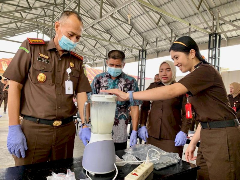Kejari Bone Musnahkan Barang Bukti Narkoba 128 Gram