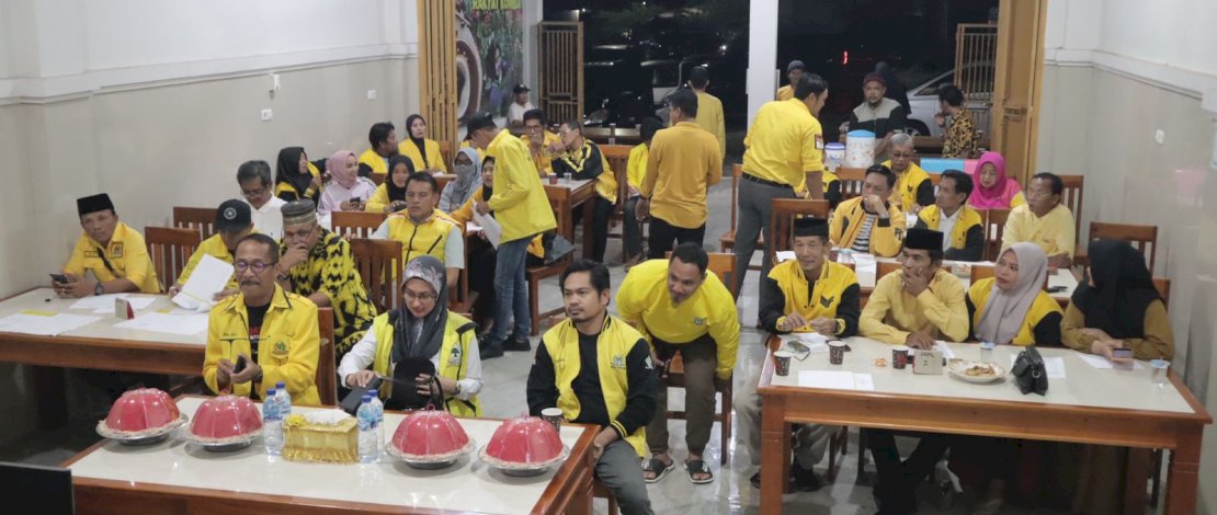 Mahfud Diisukan Pindah Partai, Golkar Lutra: Biar Publik Menilai Mahfud Diisukan Pindah Partai, Golkar Lutra: Biar Publik Menilai