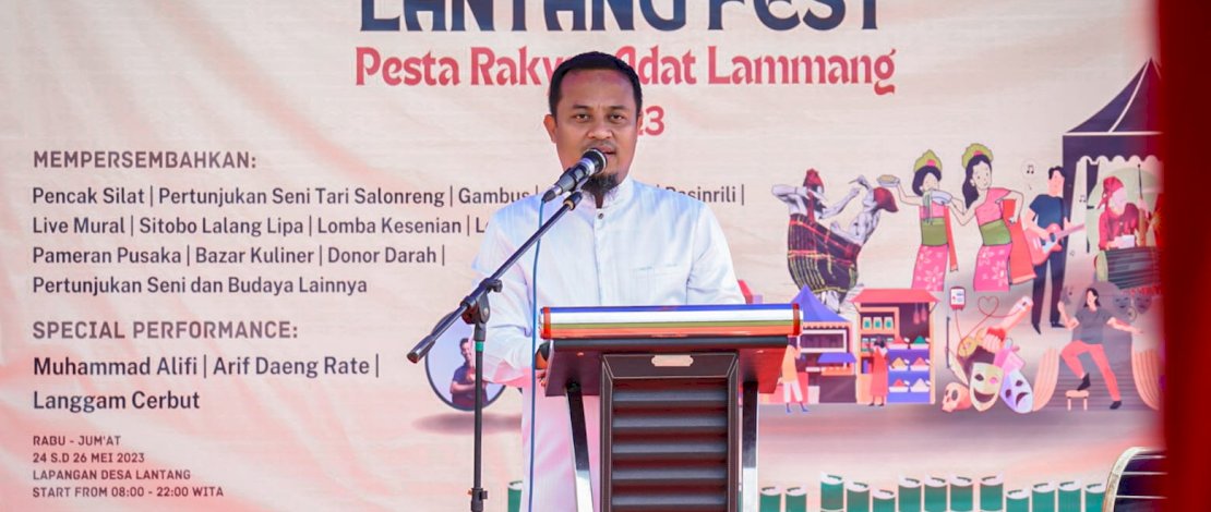 Gubernur Sulsel, Andi Sudirman Sulaiman, membuka Lantang Fest 'Pesta Rakyat Adat Lammang' Tahun 2023 di Desa Lantang, Kecamatan Polombangkeng Selatan, Kabupaten Takalar, Jum'at, 26 Mei 2023. 