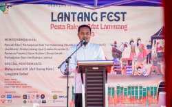 Buka Pesta Rakyat Adat Lammang, Gubernur Andi Sudirman: Antusias UMKM, Geliatkan Ekonomi