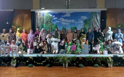 Keren, SD Islam Athirah 2 Gelar Pentas Drama Angkat Tema Melestarikan Lingkungan Hidup