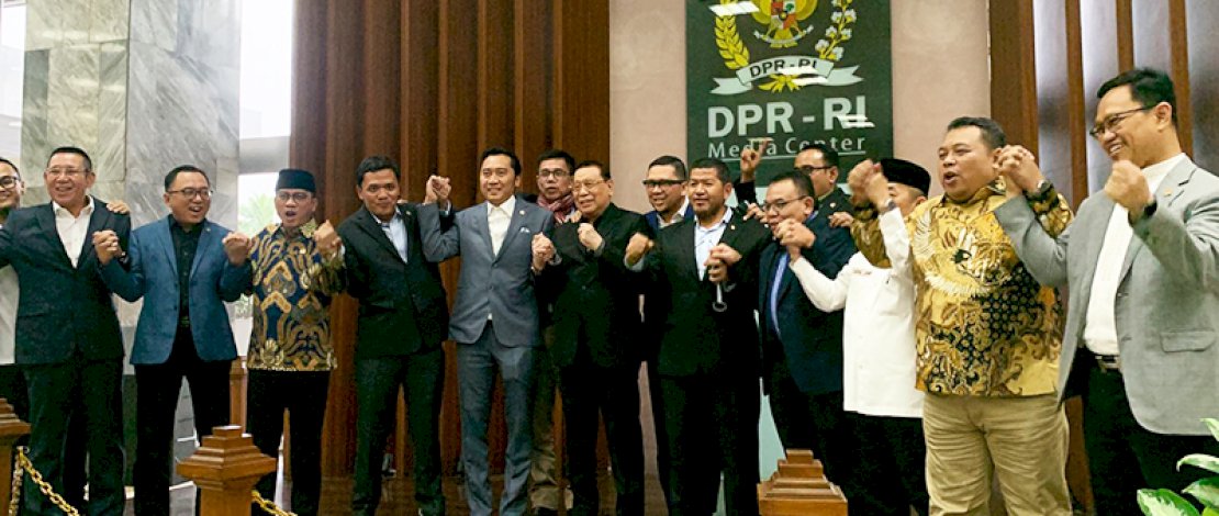 Dukung Pemilu Terbuka, Delapan Fraksi DPR-RI Teriak 'Terbuka Yes, Tertutup No'