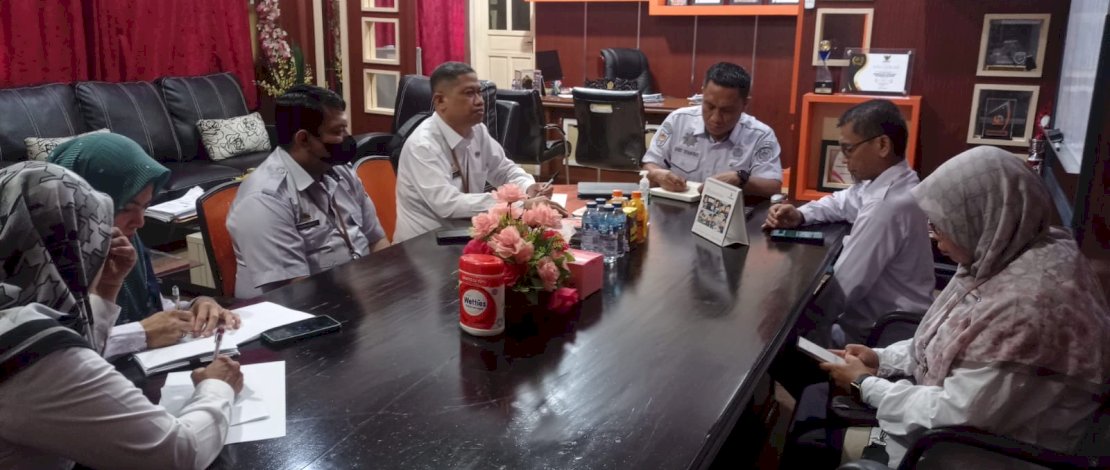 Rapat Sosialisasi dan Evaluasi Penyelenggaraan Statistik Sektoral (EPSS) Tahun 2023 di Ruang Kerja Kepala Diskominfo-SP Sulsel, Rabu, 31 Mei 2023.