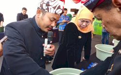 Ansar, Penggagas Biosaka Sabet Penghargaan Jer Basuki Mawa Beya dari Gubernur Jawa Timur