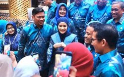 Dekranasda Gowa Kolaborasi Desainer Defrico Audy, Tenun Sutra Tampil di Inacraft 2023