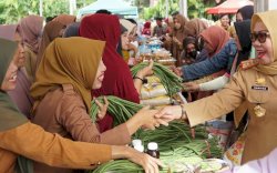 Jelang Ramadan, Pemkab Gowa Gelar Pasar Tani, Warga Berburu Sembako Murah