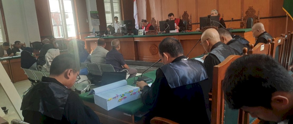 Suasana sidang pemeriksaan saksi kasus dugaan korupsi PDAM Makassar, di Pengadilan Negeri Makassar, Senin, 5 Juni 2023.