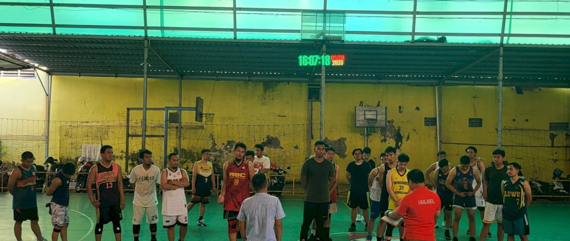 Seleksi atlet bola basket menuju Pornas Korpri di Semarang.