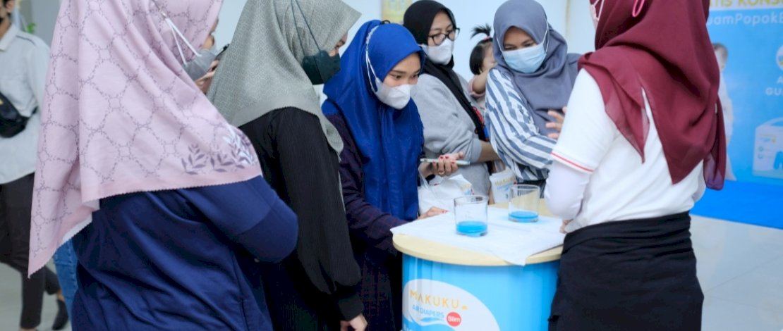 MAKUKU berhasil mengalahkan empat brand popok ternama di Indonesia sebagai popok pilihan Ibu.
