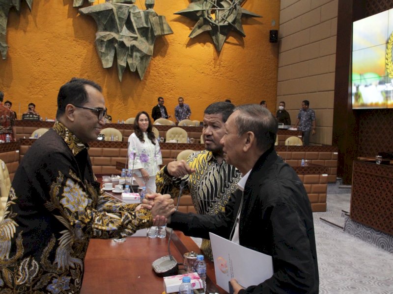 Hamka B Kady Protes Pengurangan Anggaran Renovasi Dua Pelabuhan di Kepulauan Selayar 