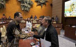 Hamka B Kady Protes Pengurangan Anggaran Renovasi Dua Pelabuhan di Kepulauan Selayar 