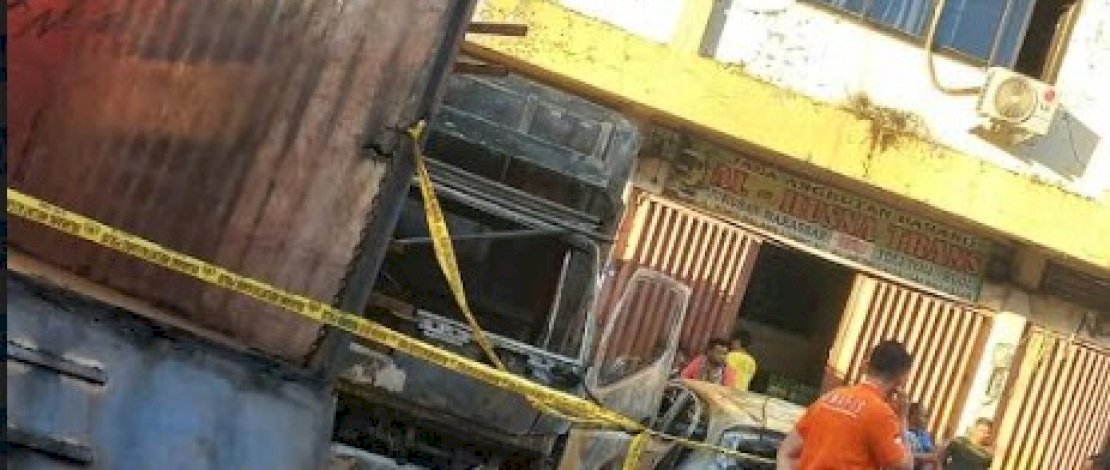 Polisi Usut Penyebab Kebakaran 3 Mobil di Makassar, Total Kerugian Rp400 Juta Polisi Usut Penyebab Kebakaran 3 Mobil di Makassar, Total Kerugian Rp400 Juta