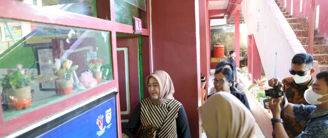 Wakil Wali Kota Makassar, lakukan peninjauan kondisi Sekolah Dasar Negeri (SDN) di empat kecamatan sekaligus, yakni Kecamatan Biringkanayya, Talamanrea, Panakukang, dan Makassar, guna wujudkan sekolah terintegrasi di Kota Makassar, Kamis (8/06/2023).