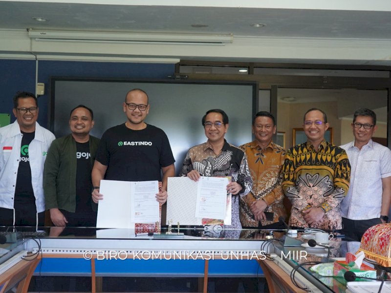 Unhas - PT Goto Gojek Tokopedia Tbk Tandatangani MoU dan Berikan Fasilitas Penunjang Kegiatan Mahasiswa