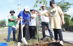 Serius Tangani Kebersihan, Fatmawati Rusdi Pimpin Jumat Bersih