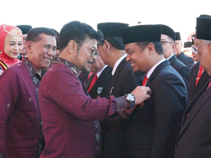 Berkat Program Mandiri Benih, Gubernur Andi Sudirman Terima Satyalancana Wira Karya