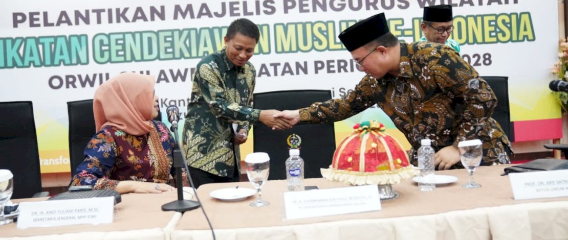 Pj Sekretaris Daerah Provinsi (Sekprov) Sulsel, Andi Darmawan Bintang dalam acara pelantikan ICMI Orwil Sulsel, di Ruang Pola Kantor Gubernur Sulsel, Jl. Urip Sumoharjo Makassar, Sabtu, 10 Juni 2023. 