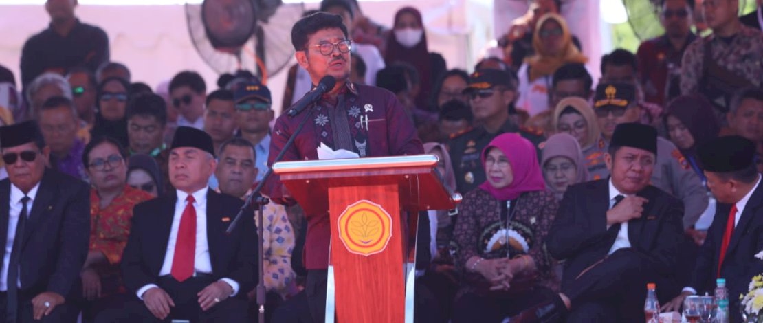 Mentan SYL di acara pembukaan Penas, di Lanud Sutan Syahrir, Kota Padang.