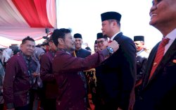Bupati Gowa Persembahkan Tanda Kehormatan Satyalancana Wira Karya untuk Seluruh Petani