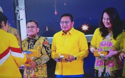 Muhammad Fauzi dan Indah Putri Raih Penghargaan Golkar Media Award 2023