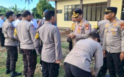 Kapolres Gowa Cek Kelengkapan Surat-surat Personil di Polsek Bontonompo