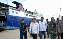 Arus balik lebaran Idul Fitri , Taufan Pawe Pantau Layanan di Pelabuhan Nusantara Parepare