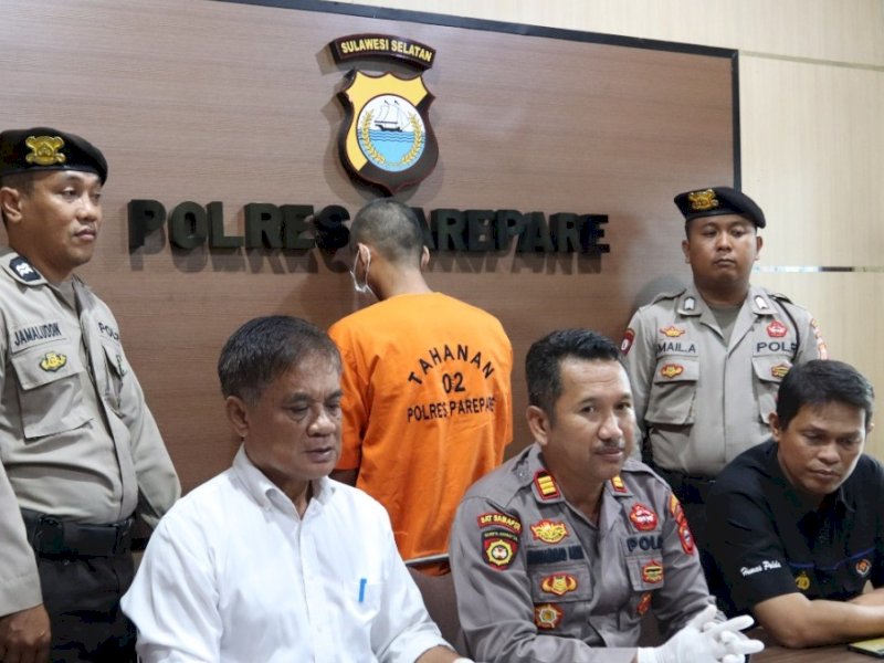 Duh! Oknum Karyawan J&T Curi Paket Berisi iPhone 11
