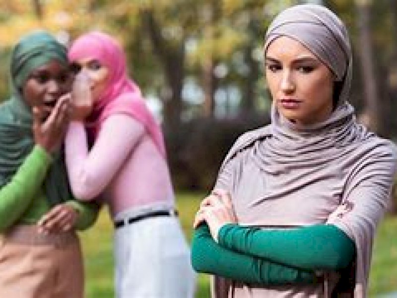 Enam Bentuk  Ghibah Diperbolehkan dalam Islam!