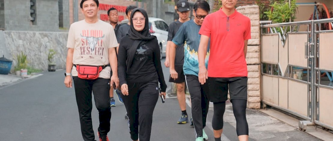 Rudy Pieter Goni (RPG) berkesempatan jogging bareng dengan Gubernur Jawa Tengah, Ganjar Pranowo, Selasa (13/6/2023). Rudy Pieter Goni (RPG) berkesempatan jogging bareng dengan Gubernur Jawa Tengah, Ganjar Pranowo, Selasa (13/6/2023).