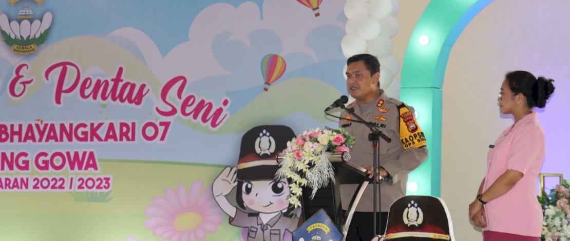 Hadiri Wisuda TK Kemala Bhayangkari, Ini Harapan Kapolres Gowa Hadiri Wisuda TK Kemala Bhayangkari, Ini Harapan Kapolres Gowa
