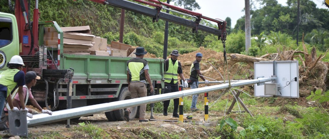Aspirasi Lampu Jalan Muhammad Fauzi  Terangi Poros Luwu Utara