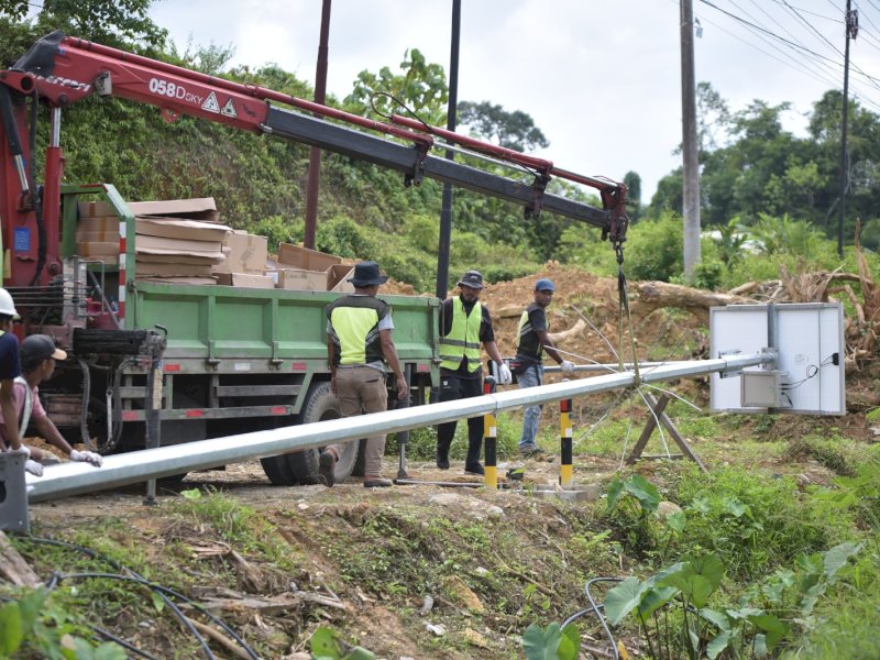 Aspirasi Lampu Jalan Muhammad Fauzi  Terangi Poros Luwu Utara