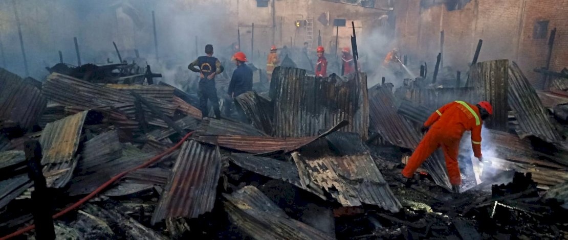 Kebakaran di Jalan Andi Djemma, Lorong 9, Kecamatan Rapoccini. Kebakaran di Jalan Andi Djemma, Lorong 9, Kecamatan Rapoccini.