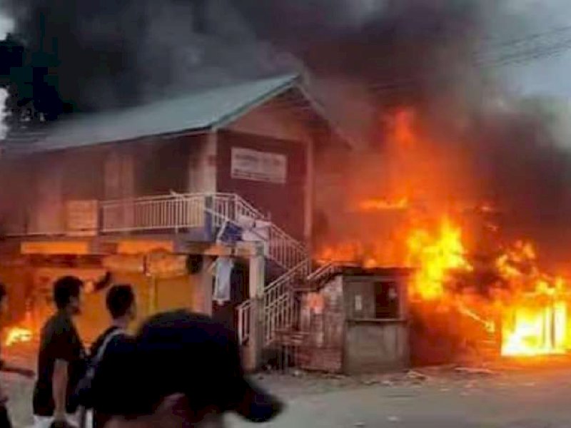Rumah Kediaman Menteri Luar Negeri India Dibakar